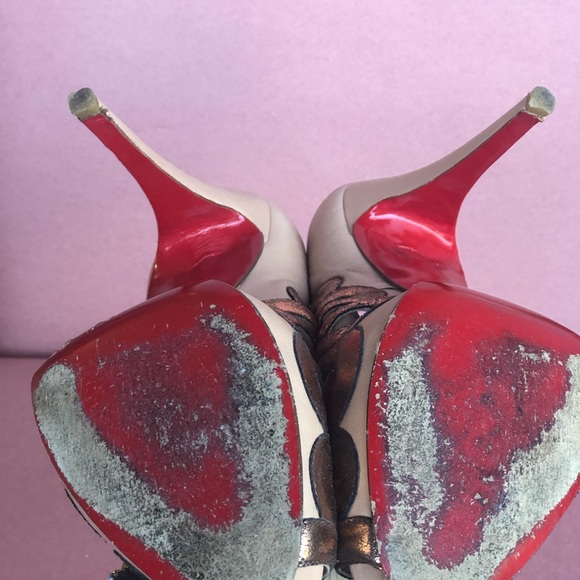 Rose gold metallic Christian Louboutin heels - Picture 3 of 5